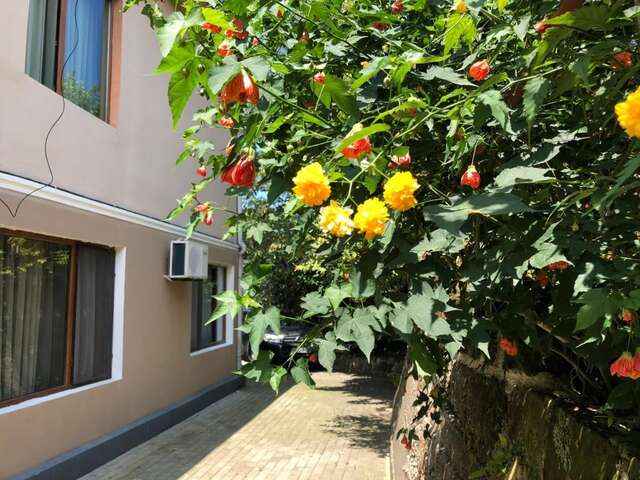 Гостевой дом Villa la familia Махинджаури-36